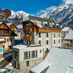 3* Hotel Madame Les Cimes