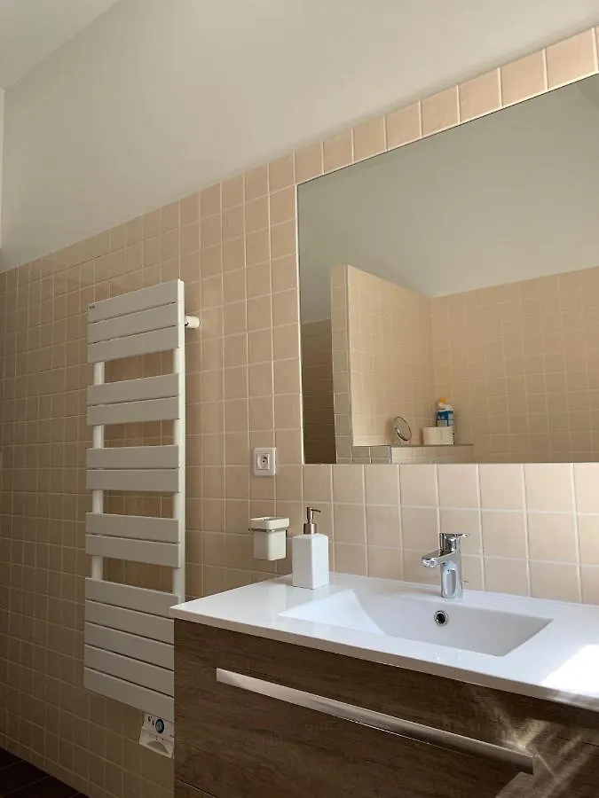 Le Donjon D'Anthon Bed & Breakfast