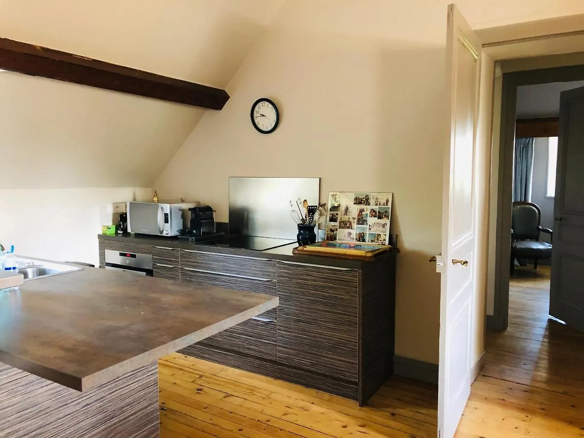 Le Donjon D'Anthon Bed & Breakfast France